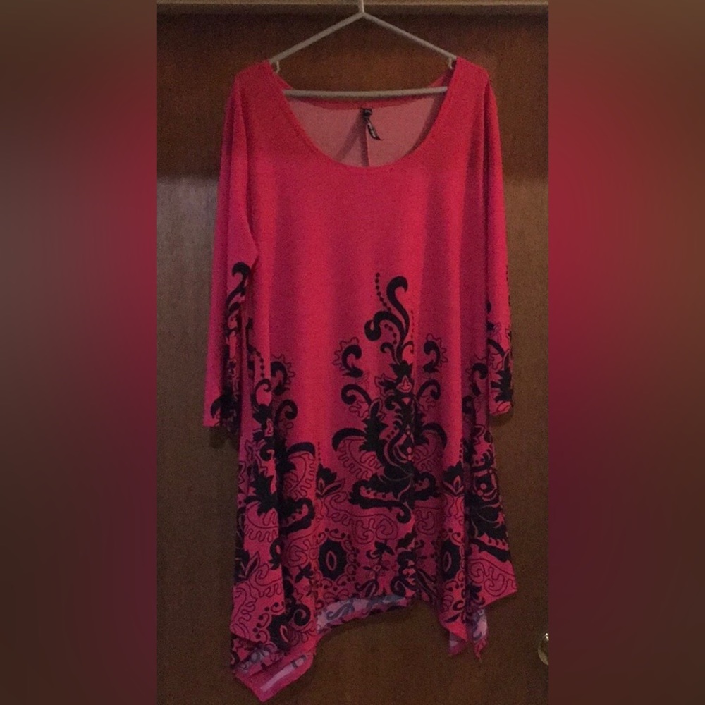 Only worn once, didn’t favour the pattern, but it’s a beautiful dress!